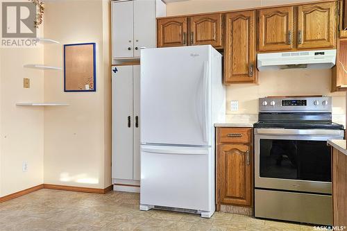 308 7Th Avenue W, Rosetown, SK - Indoor Photo Showing Kitchen