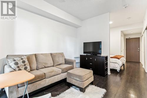 513 - 20 Richardson Street, Toronto, ON - Indoor Photo Showing Living Room