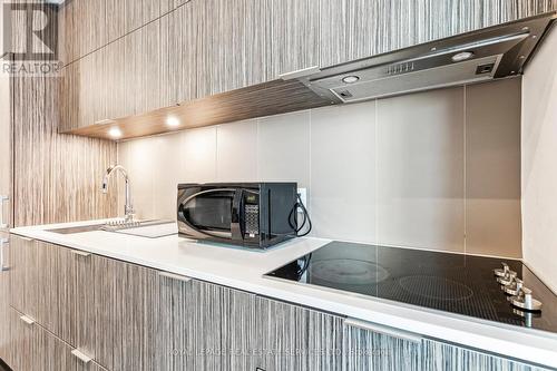 513 - 20 Richardson Street, Toronto, ON - Indoor Photo Showing Kitchen