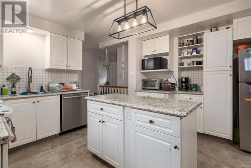 425 Wharton St, Nanaimo, BC - Indoor Photo Showing Kitchen