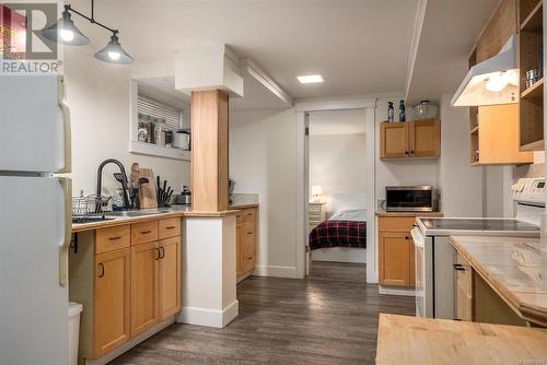 425 Wharton St, Nanaimo, BC - Indoor Photo Showing Kitchen