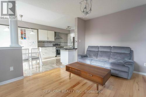 2 Delfire Street, Vaughan, ON - Indoor