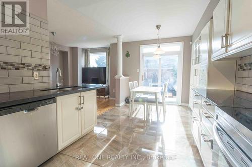 2 Delfire Street, Vaughan, ON - Indoor Photo Showing Kitchen With Upgraded Kitchen