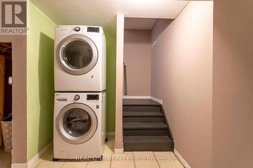 2 Delfire Street, Vaughan, ON - Indoor Photo Showing Laundry Room