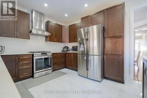 11 Goodsway Trail, Brampton, ON - Indoor Photo Showing Kitchen