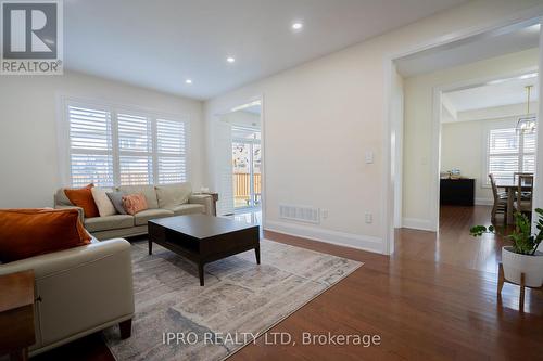 11 Goodsway Trail, Brampton, ON - Indoor Photo Showing Living Room