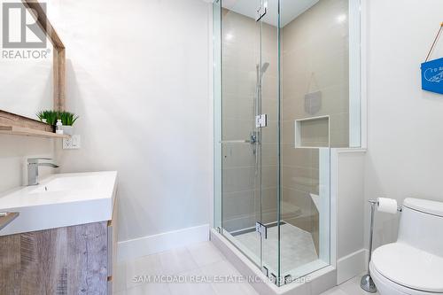 1580 Crestview Avenue, Mississauga, ON - Indoor Photo Showing Bathroom