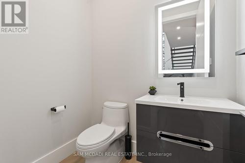 1580 Crestview Avenue, Mississauga, ON - Indoor Photo Showing Bathroom