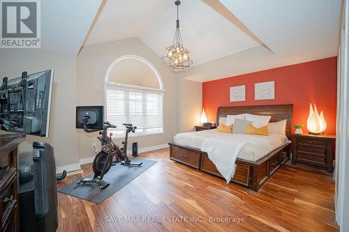 82 Belmont Boulevard, Halton Hills, ON - Indoor Photo Showing Bedroom