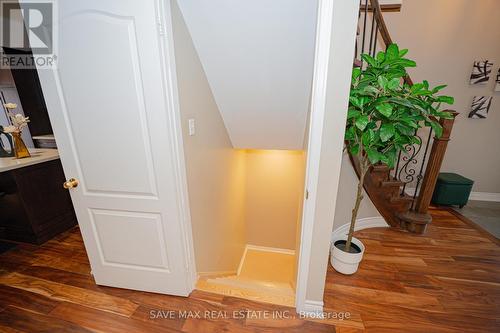 82 Belmont Boulevard, Halton Hills, ON - Indoor Photo Showing Other Room