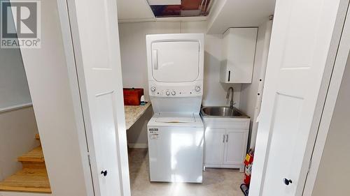 10204 Turner Crescent, Hudsons Hope, BC - Indoor Photo Showing Laundry Room