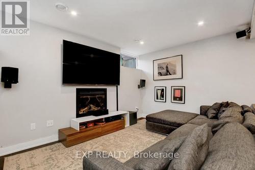 324 Byron Avenue, Ottawa, ON - Indoor Photo Showing Living Room