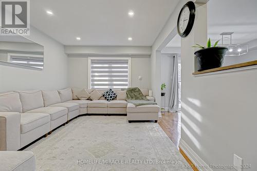 76 Kate Aitken Crescent, New Tecumseth, ON - Indoor Photo Showing Living Room