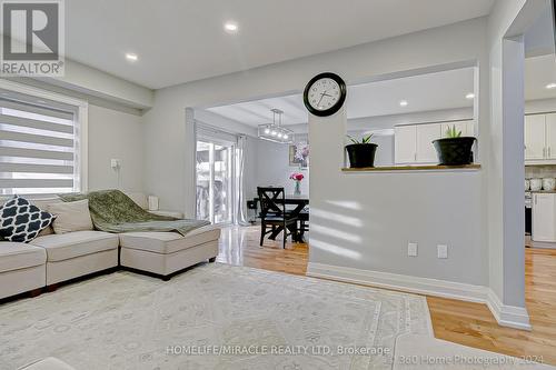 76 Kate Aitken Crescent, New Tecumseth, ON - Indoor Photo Showing Living Room