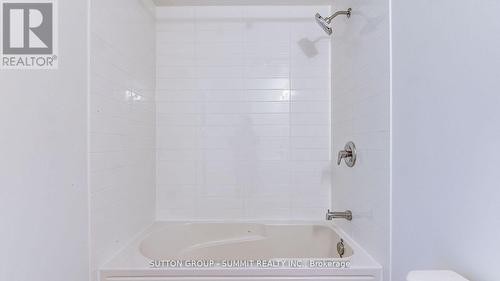 3305 - 20 Shore Breeze Drive, Toronto, ON - Indoor Photo Showing Bathroom