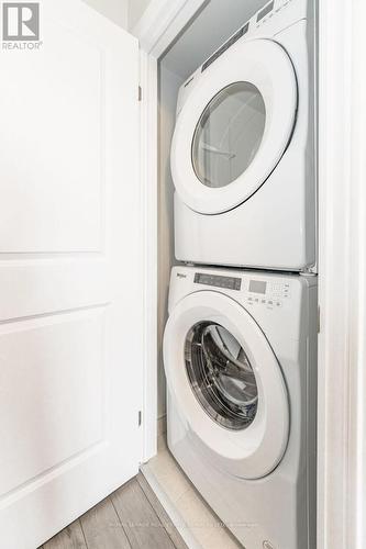 305 - 349 Wheat Boom Drive, Oakville, ON - Indoor Photo Showing Laundry Room