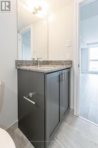 305 - 349 Wheat Boom Drive, Oakville, ON - Indoor Photo Showing Bathroom