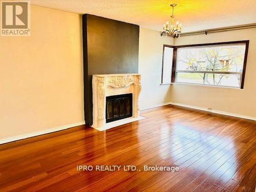 122 Milton Street, Toronto, ON - Indoor With Fireplace