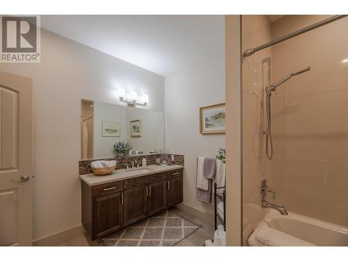 1952 Harris Drive, Penticton, BC - Indoor Photo Showing Bathroom