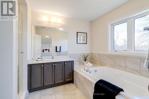 86 Esther Crescent, Thorold, ON - Indoor Photo Showing Bathroom