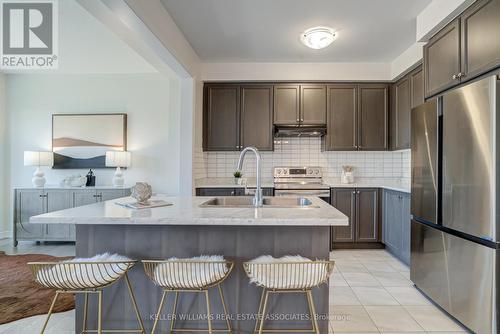 86 Esther Crescent, Thorold, ON - Indoor Photo Showing Kitchen With Double Sink With Upgraded Kitchen