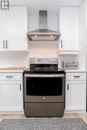 7 Willow Street, St. Thomas, ON - Indoor Photo Showing Kitchen