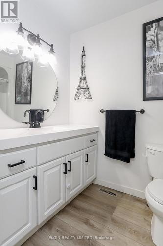 7 Willow Street, St. Thomas, ON - Indoor Photo Showing Bathroom