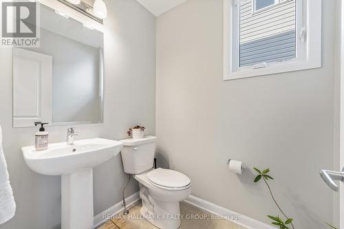 39 Gardenpost Terrace, Ottawa, ON - Indoor Photo Showing Bathroom