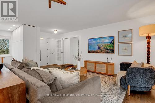 153 Pineridge Road, Ottawa, ON - Indoor Photo Showing Living Room