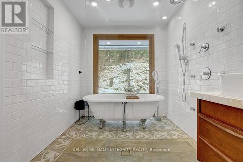 153 Pineridge Road, Ottawa, ON - Indoor Photo Showing Bathroom