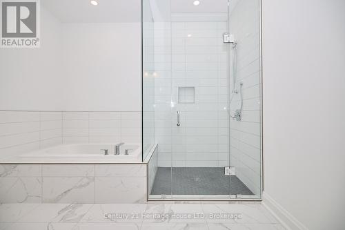 70A-594 Seneca Drive, Fort Erie (334 - Crescent Park), ON - Indoor Photo Showing Bathroom