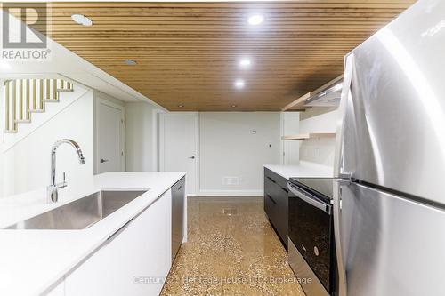 70A-594 Seneca Drive, Fort Erie (334 - Crescent Park), ON - Indoor Photo Showing Kitchen