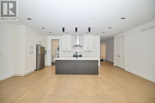 70A-594 Seneca Drive, Fort Erie (334 - Crescent Park), ON - Indoor Photo Showing Kitchen