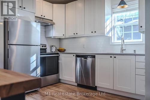 16 Hooper Street, Guelph (Two Rivers), ON - Indoor Photo Showing Kitchen