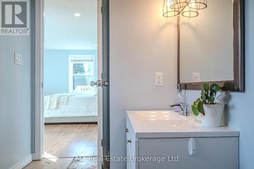 16 Hooper Street, Guelph (Two Rivers), ON - Indoor Photo Showing Bathroom