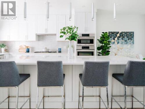 201 Wylie Street Unit# 113, Penticton, BC - Indoor Photo Showing Kitchen With Upgraded Kitchen