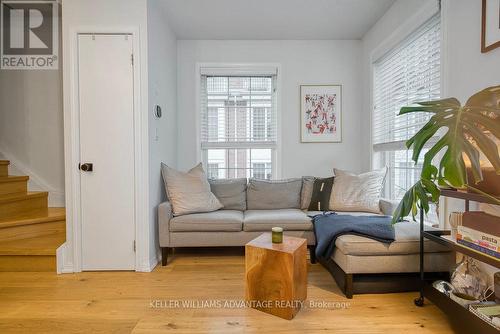 812 - 5 Everson Drive, Toronto, ON - Indoor Photo Showing Living Room