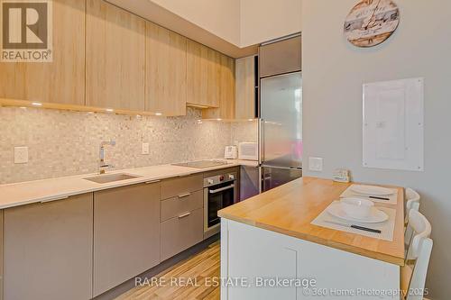 907 - 120 Parliament Street E, Toronto, ON - Indoor Photo Showing Kitchen