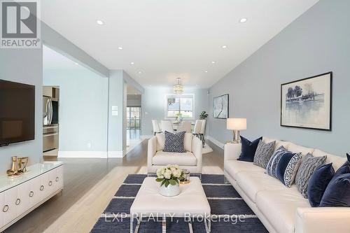 108 Lynedock Crescent, Toronto, ON - Indoor Photo Showing Living Room