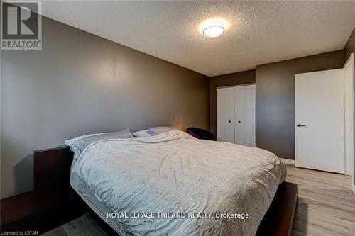 350 Homestead Court, London, ON - Indoor Photo Showing Bedroom