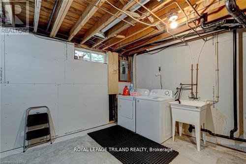 350 Homestead Court, London, ON - Indoor Photo Showing Laundry Room