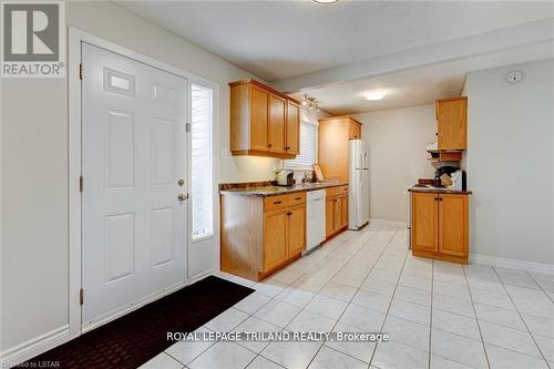 350 Homestead Court, London, ON - Indoor Photo Showing Kitchen