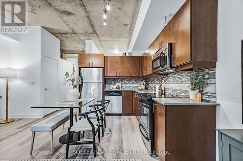 146 - 201 Carlaw Avenue, Toronto, ON - Indoor Photo Showing Kitchen