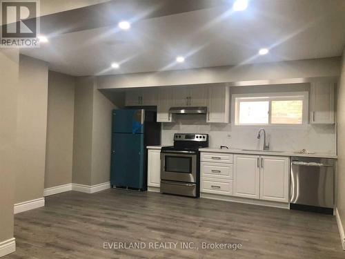 Bm - 32 Harper Hill Drive, Ajax, ON - Indoor Photo Showing Kitchen