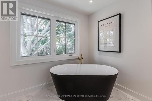 3029 Eva Drive, Burlington, ON - Indoor Photo Showing Bathroom