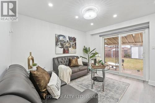 3420 Monica Drive, Mississauga, ON - Indoor Photo Showing Living Room