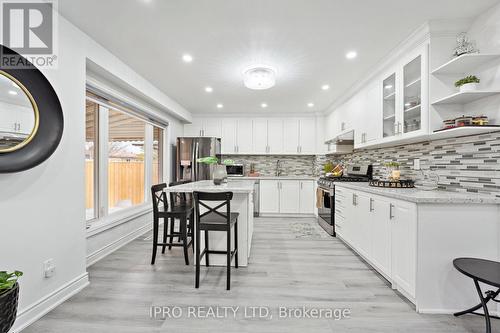 3420 Monica Drive, Mississauga, ON - Indoor Photo Showing Kitchen With Upgraded Kitchen