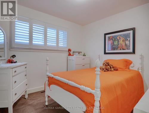 48 Mcdonald Avenue, Thorold, ON - Indoor Photo Showing Bedroom