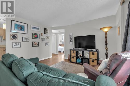 1402 - 1380 Prince Of Wales Drive, Ottawa, ON - Indoor Photo Showing Living Room