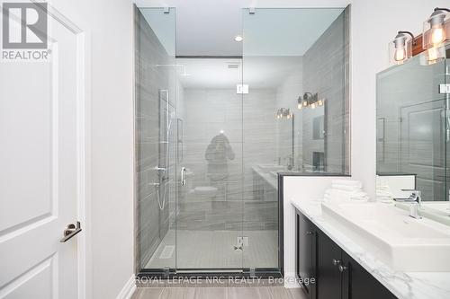 1001 Pelham Road, St. Catharines (462 - Rykert/Vansickle), ON - Indoor Photo Showing Bathroom